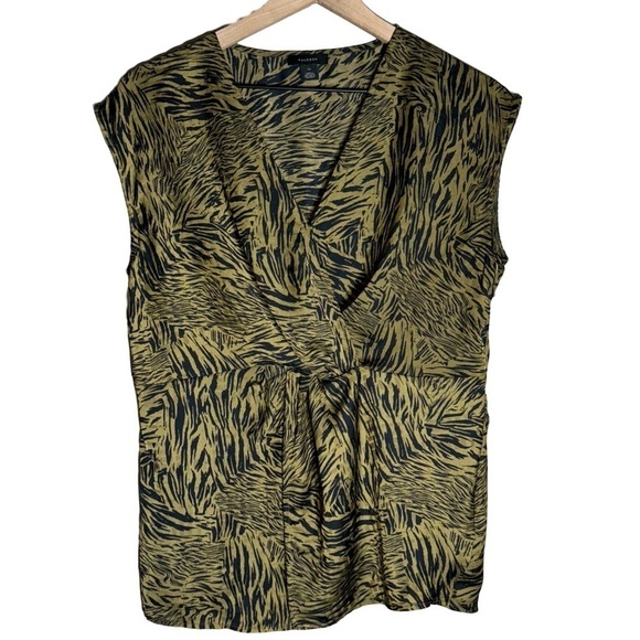 Halogen Tops - Halogen Twist Front Top Animal Print - Size M